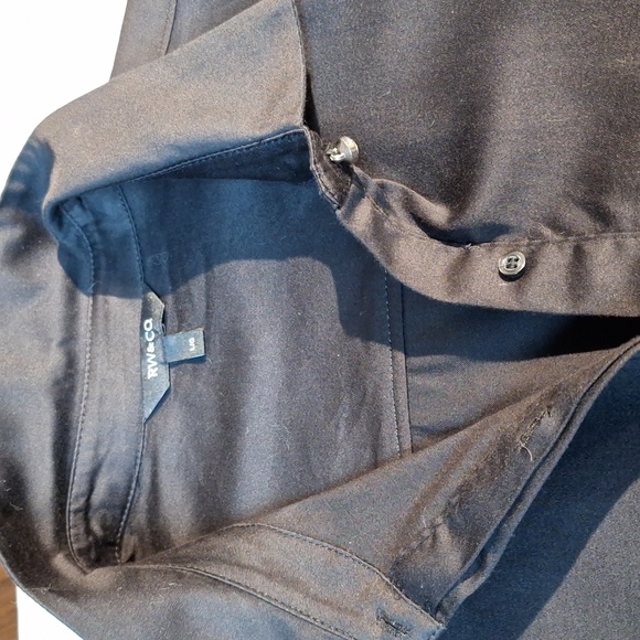 RW&CO Button Down Shirt - Picture 7 of 11